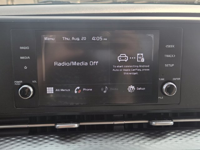 Used 2022 Kia Carnival LX FWD image 21