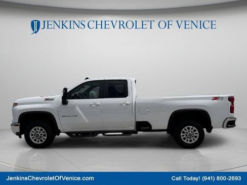 Used 2025 Chevrolet Silverado 2500 LT w/ Convenience Package AWD/4WD image 9