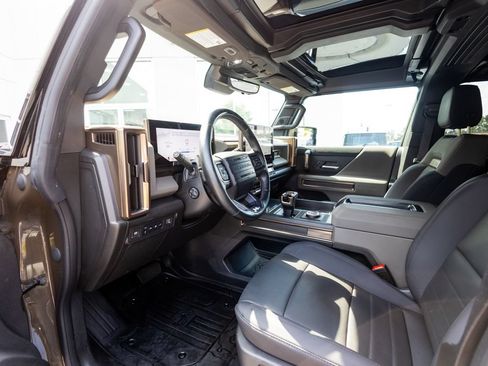 Used 2025 GMC Hummer EV 2X w/ Extreme Off-Road Package AWD/4WD image 25