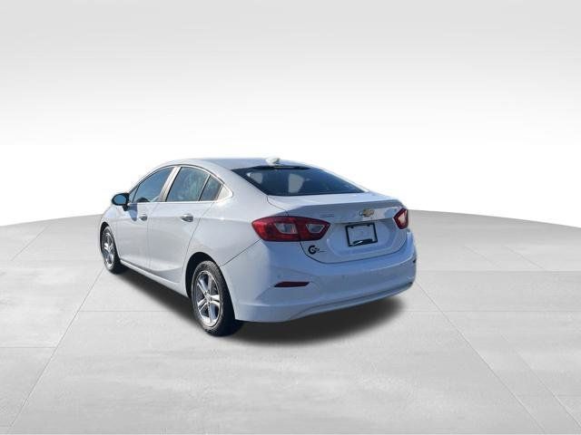Used 2016 Chevrolet Cruze LT w/ Convenience Package FWD image 3
