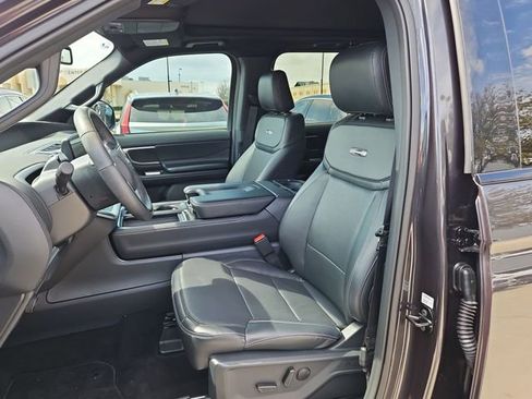 Used 2025 Ford Expedition Platinum w/ Stealth Appearance Package image 11