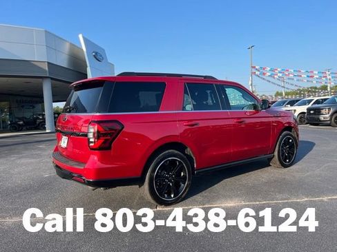 Used 2022 Ford Expedition Limited AWD/4WD image 3