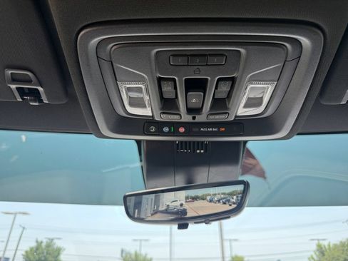 Used 2025 Chevrolet Silverado 2500 ZR2 w/ Technology Package AWD/4WD image 21
