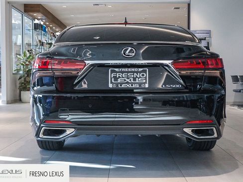 Certified 2023 Lexus LS 500 w/ Interior Upgrade Package image 5