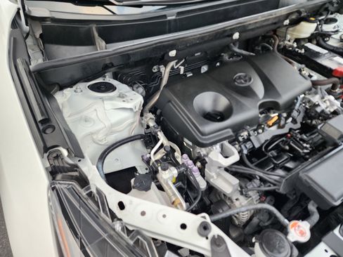 Used 2023 Toyota RAV4 LE AWD/4WD image 39