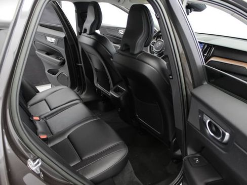 Used 2023 Volvo XC60 B5 Plus w/ Protection Package Premier AWD/4WD image 16
