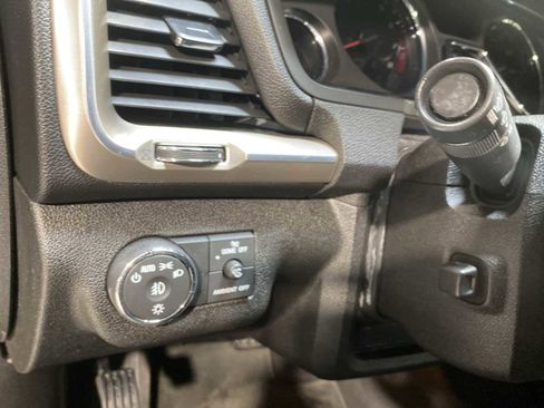 Used 2015 GMC Acadia Denali image 23