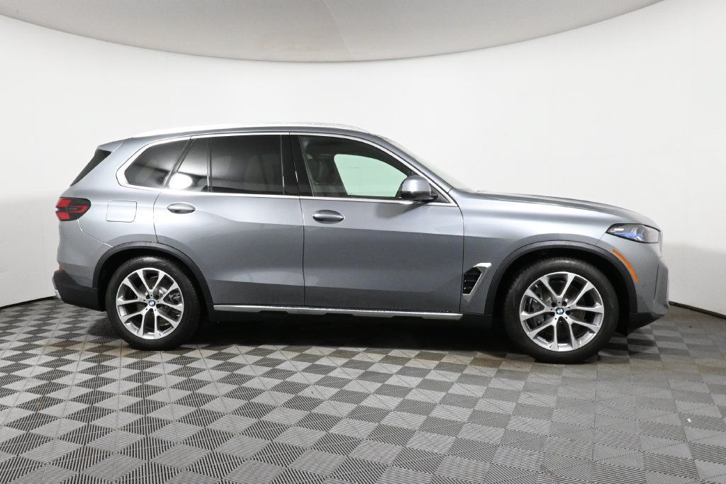 Used 2026 BMW X5 xDrive50e w/ Premium Package AWD/4WD image 8