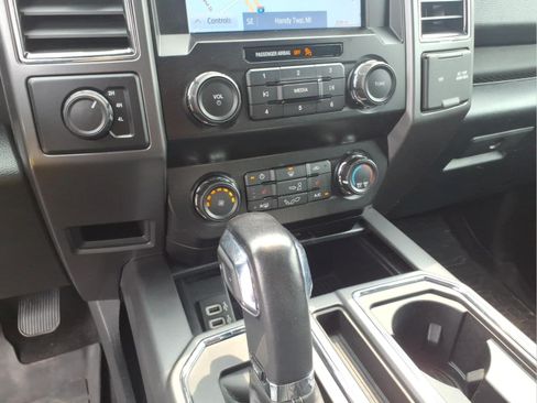 Used 2020 Ford F150 XLT w/ Equipment Group 302A Luxury AWD/4WD image 18