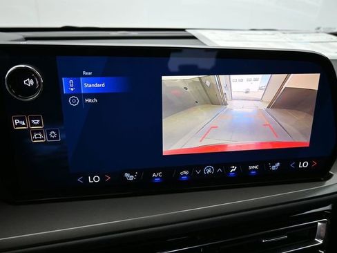 New 2026 Chevrolet Traverse LT image 33