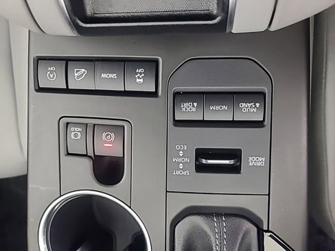 Used 2022 Toyota Highlander XLE image 38