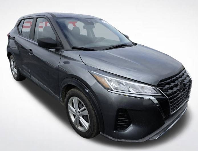 Used 2021 Nissan Kicks S FWD image 2