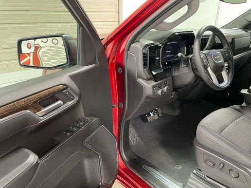 Used 2024 GMC Sierra 1500 Elevation AWD/4WD image 10