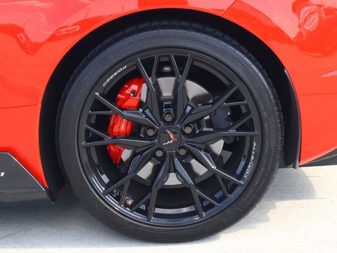 Used 2023 Chevrolet Corvette Stingray Premium Cpe w/ Z51 Performance Package RWD image 11