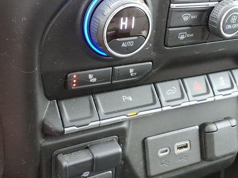 Used 2021 Chevrolet Silverado 1500 LT Trail Boss w/ LT Trail Boss Premium Package image 21