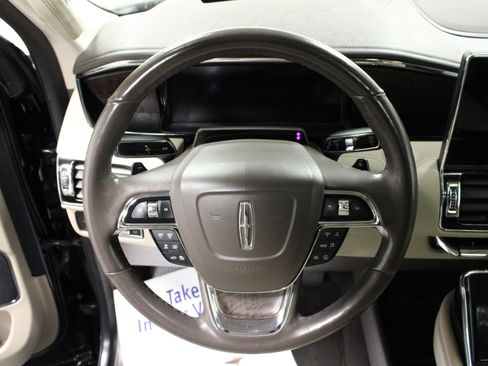 Used 2022 Lincoln Navigator L Reserve w/ Monochromatic Package image 18