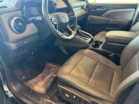 Used 2024 Chevrolet Colorado ZR2 w/ ZR2 Convenience Package III image 5