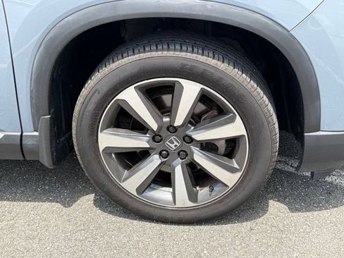 Used 2024 Honda Pilot Touring image 11