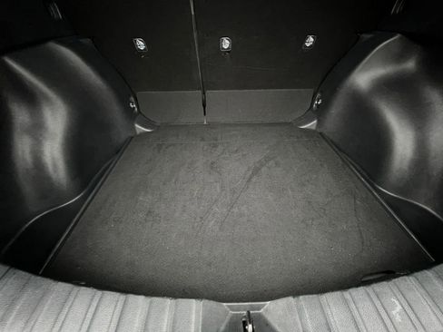 Used 2025 Toyota Corolla Cross LE image 31