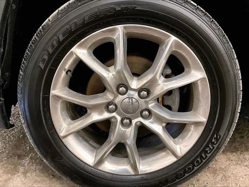 Used 2015 Jeep Grand Cherokee Summit image 9