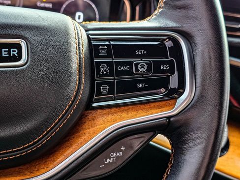 Used 2022 Jeep Grand Wagoneer Series III image 23