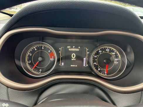 Used 2016 Jeep Cherokee 75th Anniversary image 12