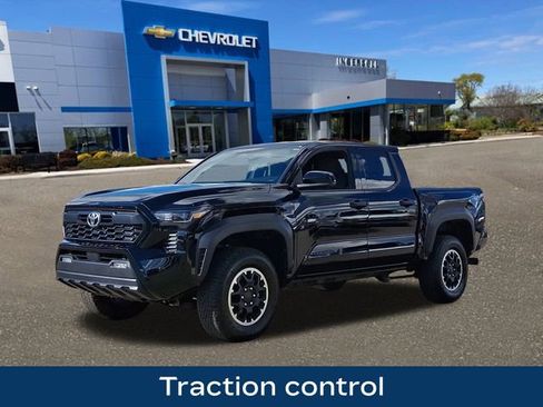 Used 2025 Toyota Tacoma TRD Off-Road image 4