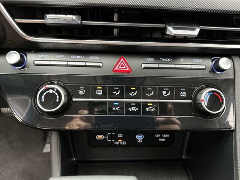 Certified 2025 Hyundai Sonata SE FWD image 18