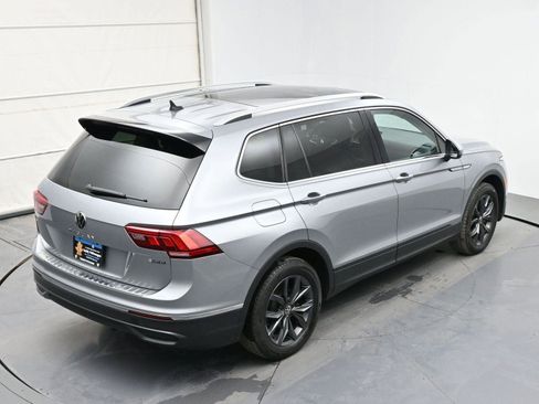 Used 2024 Volkswagen Tiguan SE image 34