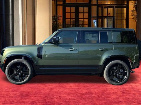 New 2026 Land Rover Defender 110 X-Dynamic SE AWD/4WD image 2