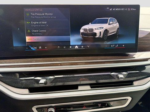 Used 2024 BMW X5 xDrive40i w/ M Sport Package AWD/4WD image 30