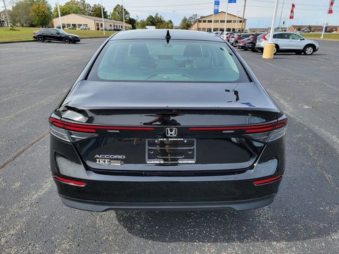 Certified 2023 Honda Accord EX image 12