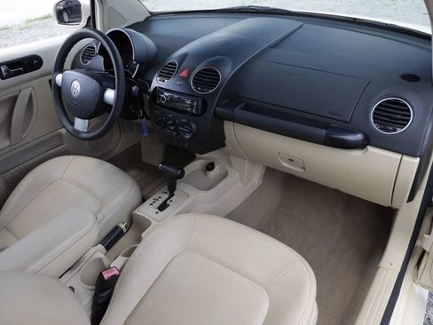 Used 2008 Volkswagen Beetle S FWD image 23