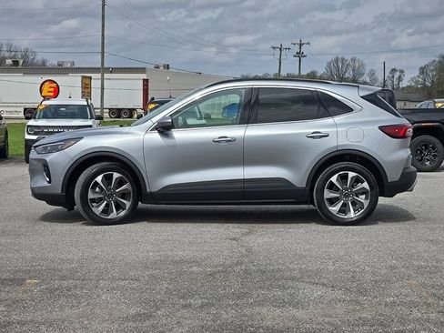 Certified 2023 Ford Escape Platinum w/ Premium Technology Package AWD/4WD image 4