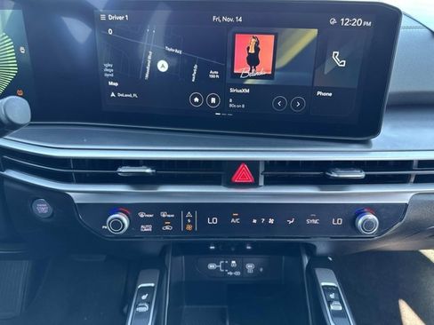 Used 2024 Kia Sorento S image 28