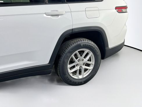 Used 2021 Jeep Grand Cherokee L Laredo w/ Luxury Tech Group I image 30