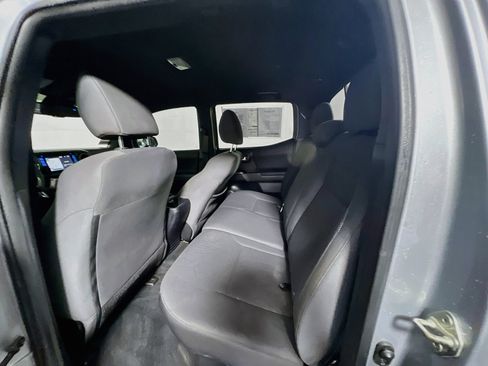 Used 2018 Toyota Tacoma TRD Off-Road AWD/4WD image 28