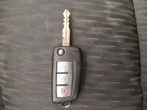 Used 2020 Nissan Rogue S FWD image 32