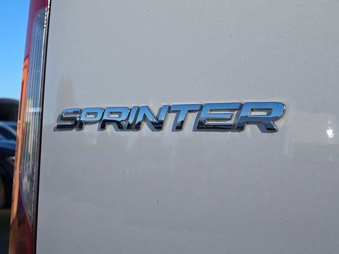 Used 2025 Mercedes-Benz Sprinter 2500 image 18