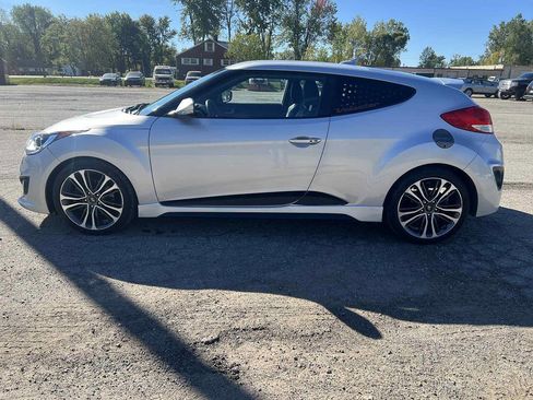 Used 2016 Hyundai Veloster Turbo image 7