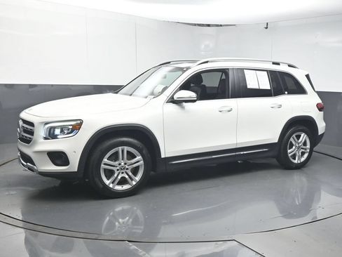 Used 2022 Mercedes-Benz GLB 250 4MATIC image 4