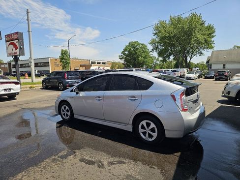 Used 2012 Toyota Prius Two w/ Preferred Accessory Pkg FWD image 7
