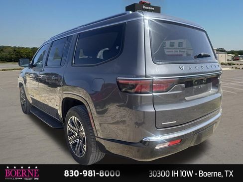 Used 2023 Jeep Wagoneer 4WD w/ Premium Group I image 9