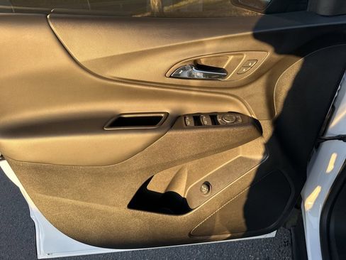 Used 2022 Chevrolet Equinox LT image 15