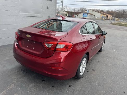 Used 2017 Chevrolet Cruze LT w/ Convenience Package FWD image 8