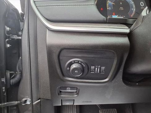 Certified 2022 Jeep Grand Cherokee L Limited w/ Luxury Tech Group II image 20