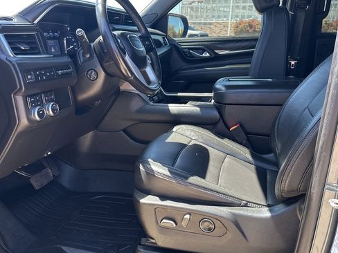 Used 2021 GMC Yukon Denali w/ Denali Premium Package image 10