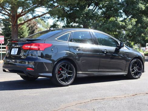 Used 2015 Ford Focus SE w/ SE Sport Package FWD image 5
