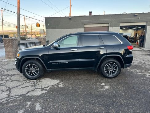 Used 2019 Jeep Grand Cherokee Limited image 2
