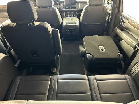 Used 2023 Chevrolet Suburban High Country w/ Premium Package 2 AWD/4WD image 31